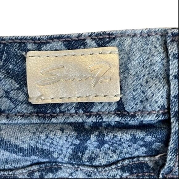 Seven 7 Animal print denim shorts ~ size 8 ~ frayed hem ~ perfect for summer - Picture 5 of 6